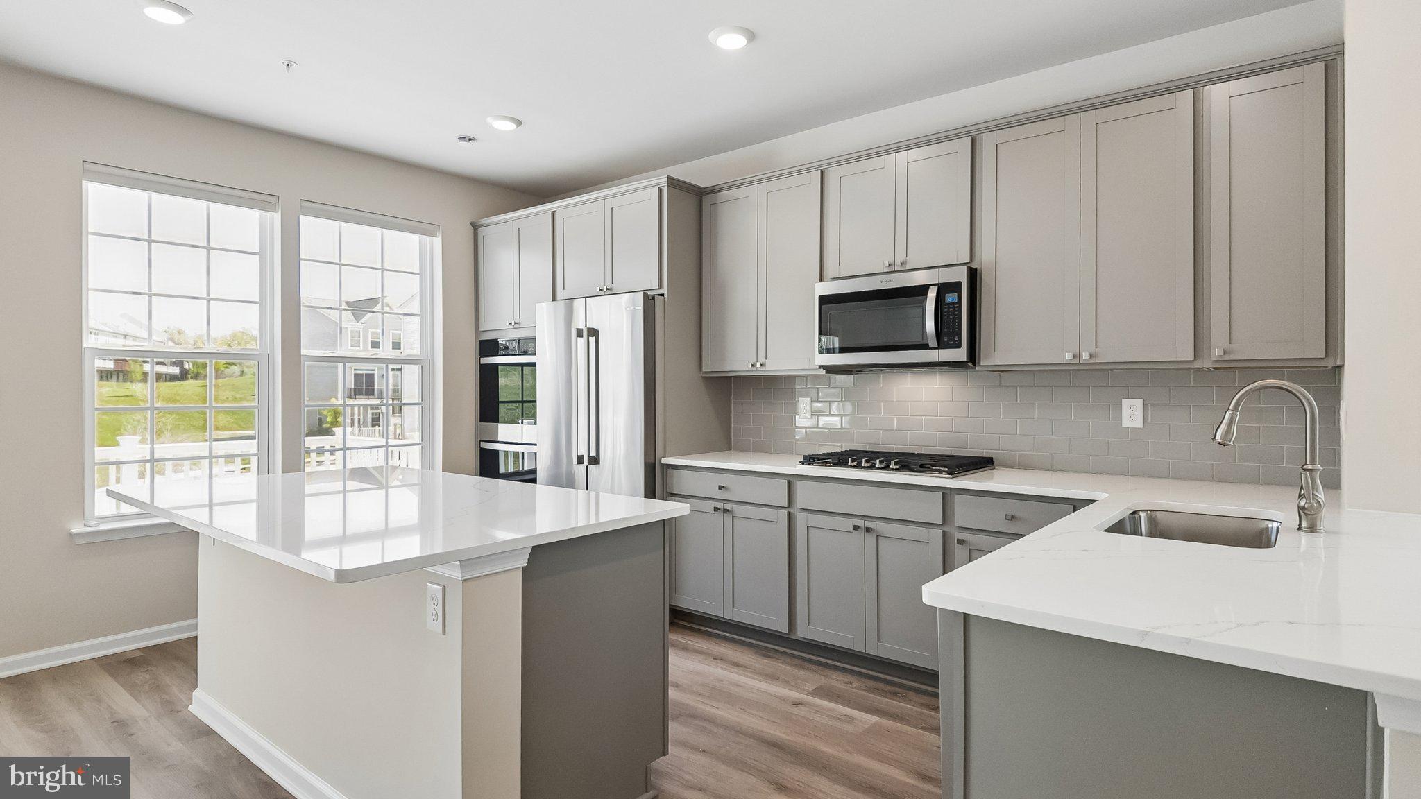 STEELPOINTE - Residential