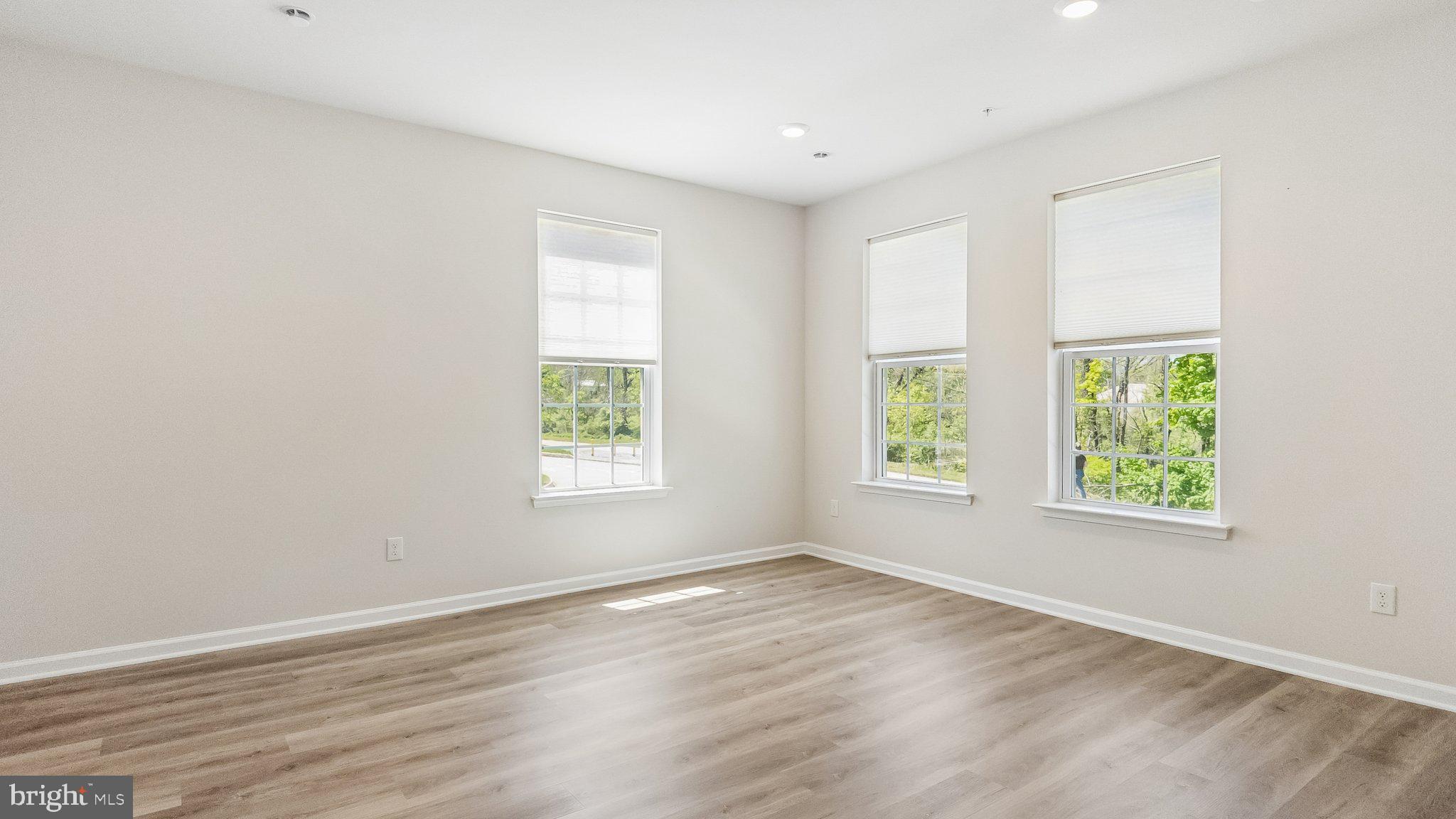 STEELPOINTE - Residential