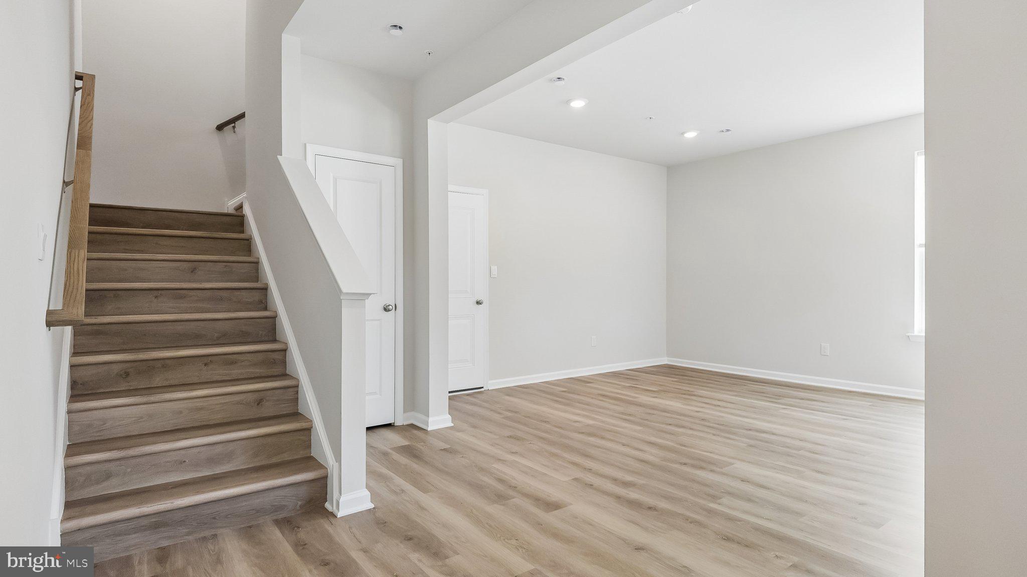 STEELPOINTE - Residential