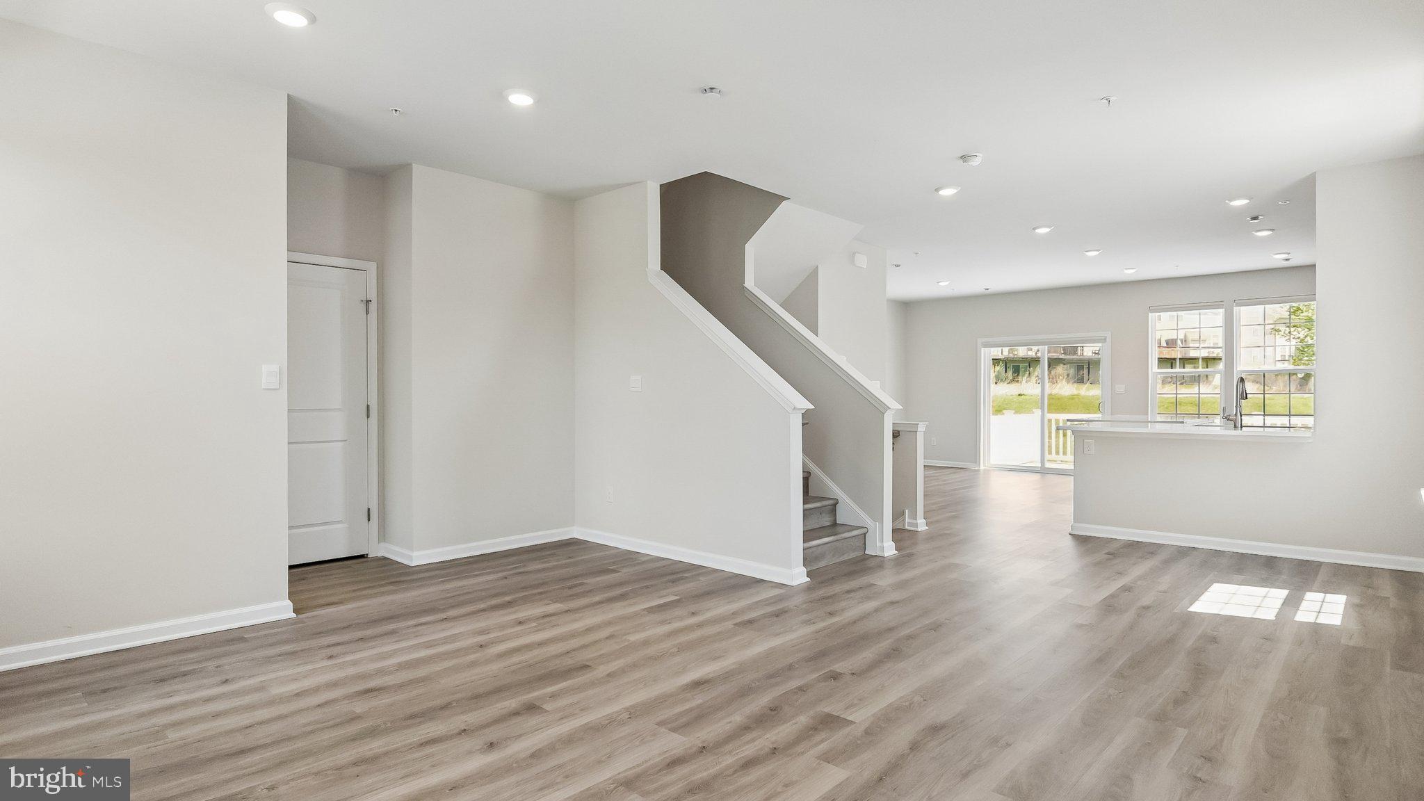 STEELPOINTE - Residential