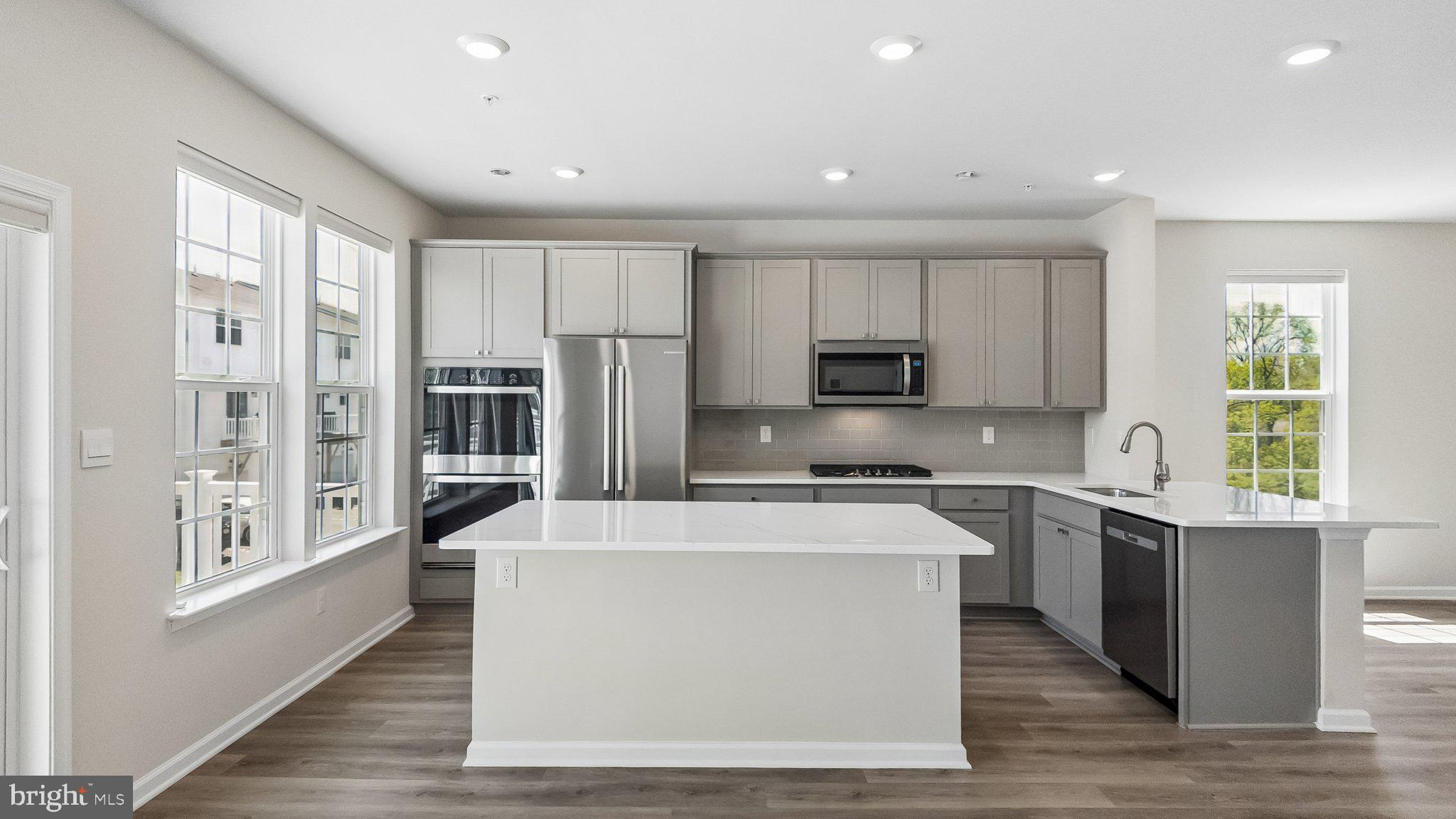 STEELPOINTE - Residential