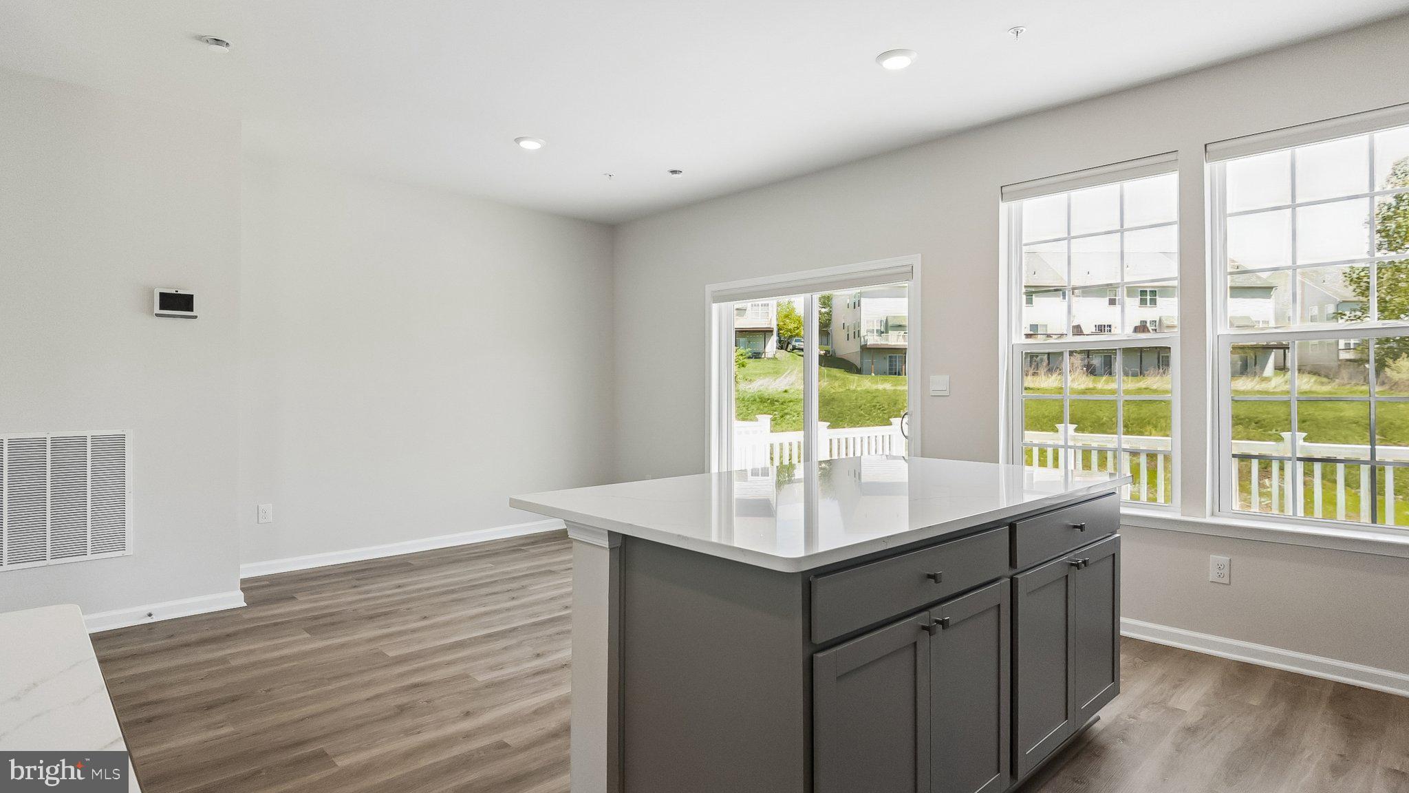 STEELPOINTE - Residential