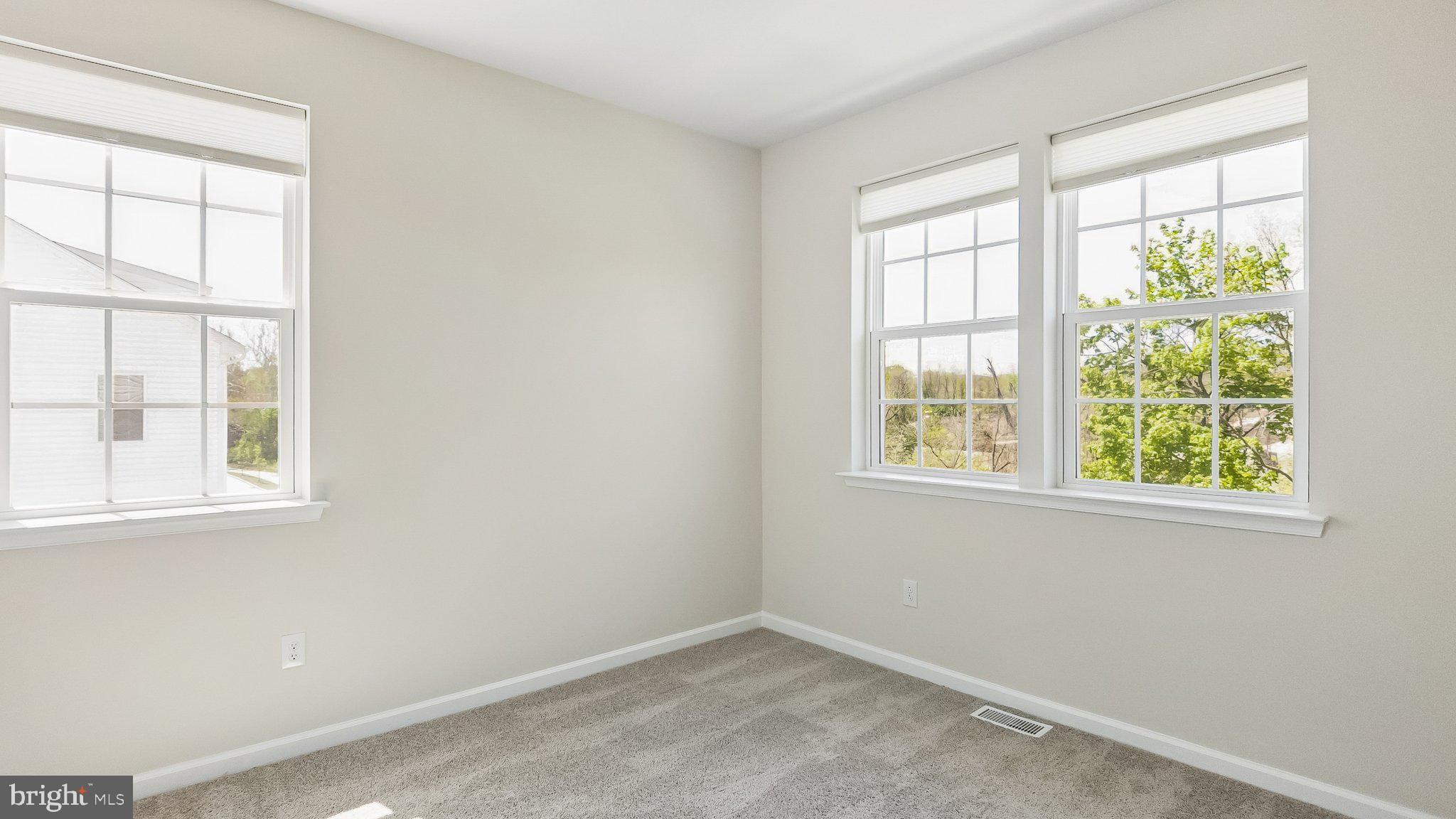 STEELPOINTE - Residential