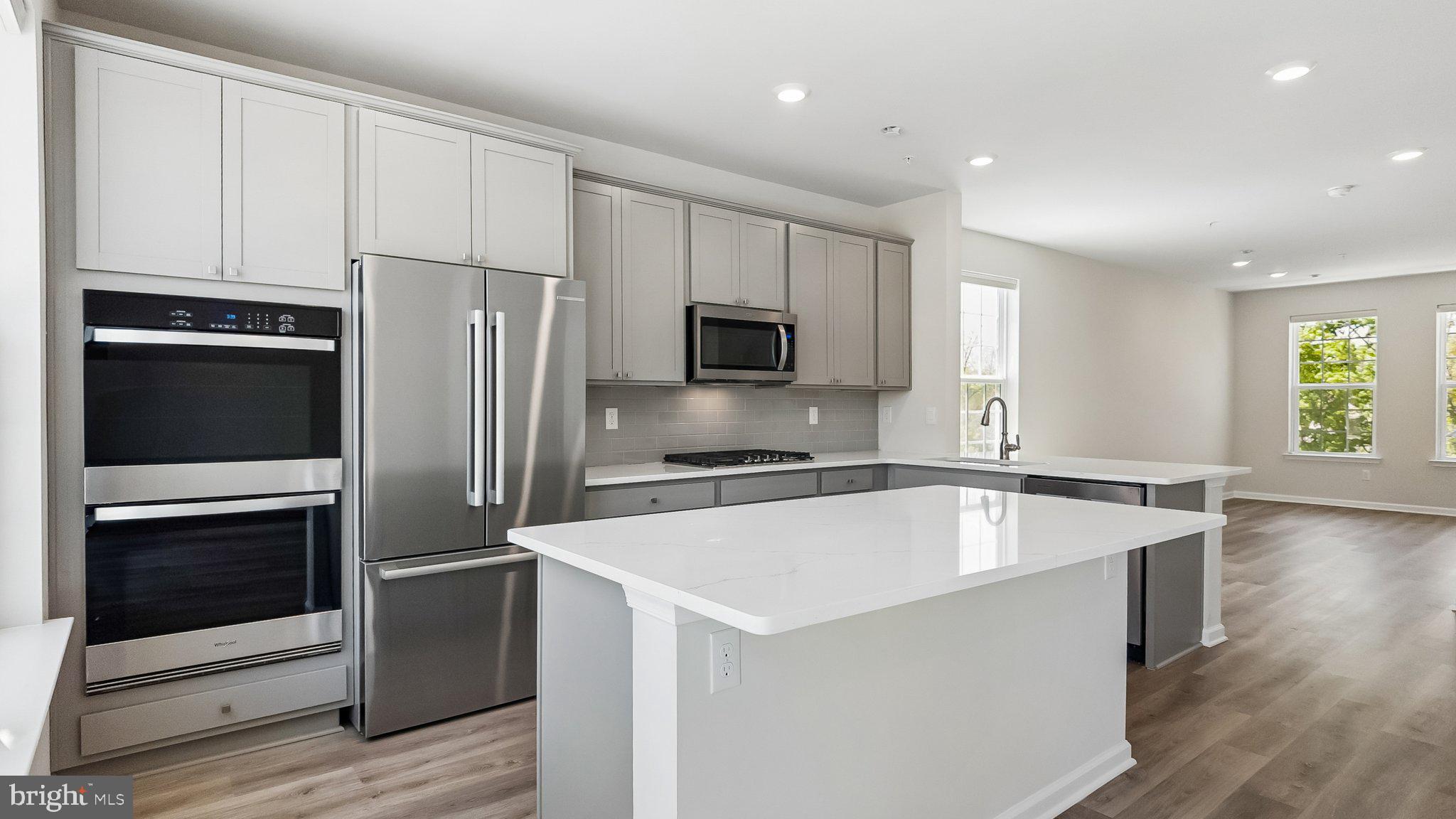 STEELPOINTE - Residential