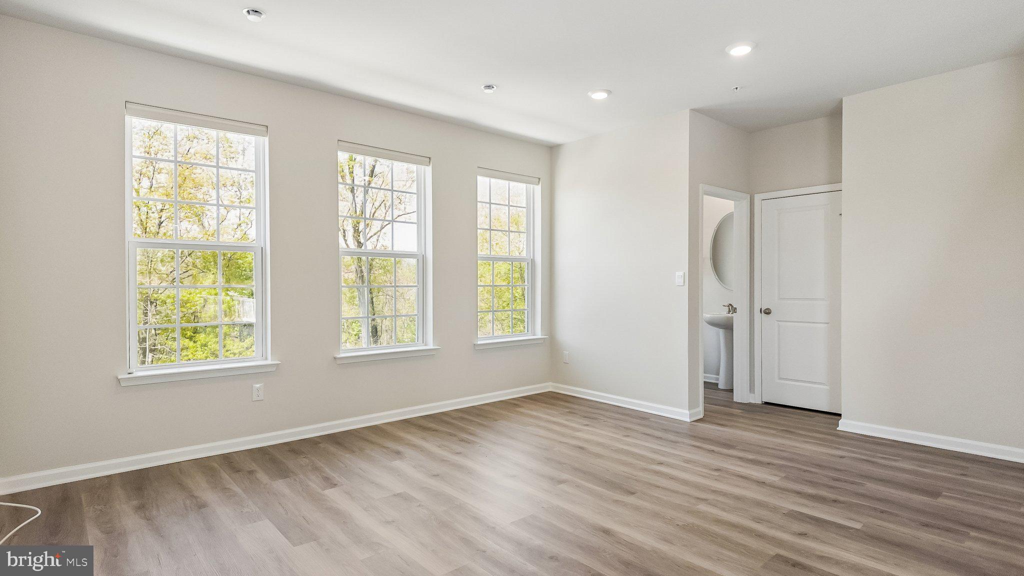 STEELPOINTE - Residential