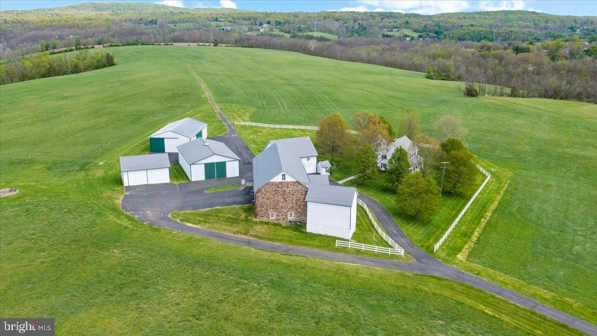 KINTNERSVILLE - Farm