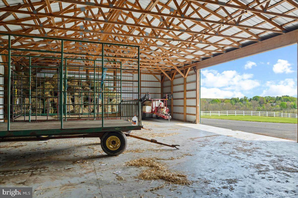 KINTNERSVILLE - Farm