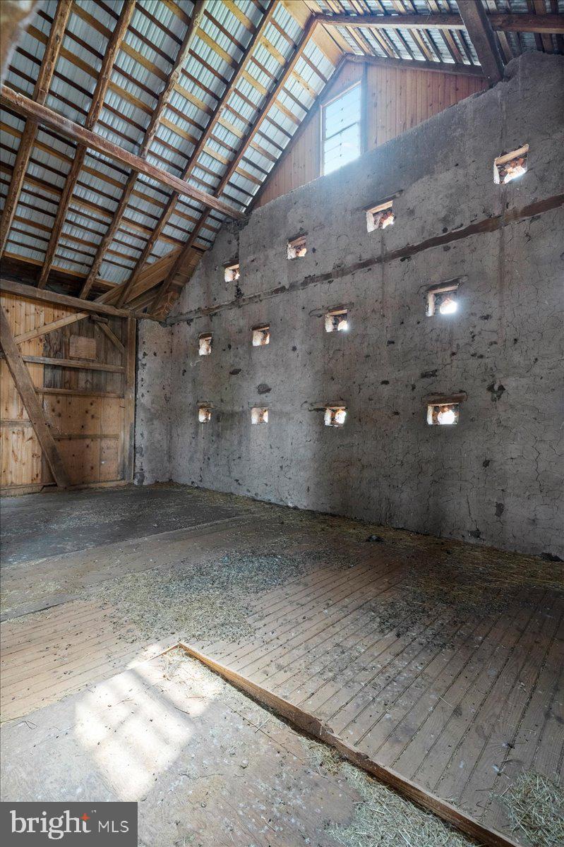 KINTNERSVILLE - Farm