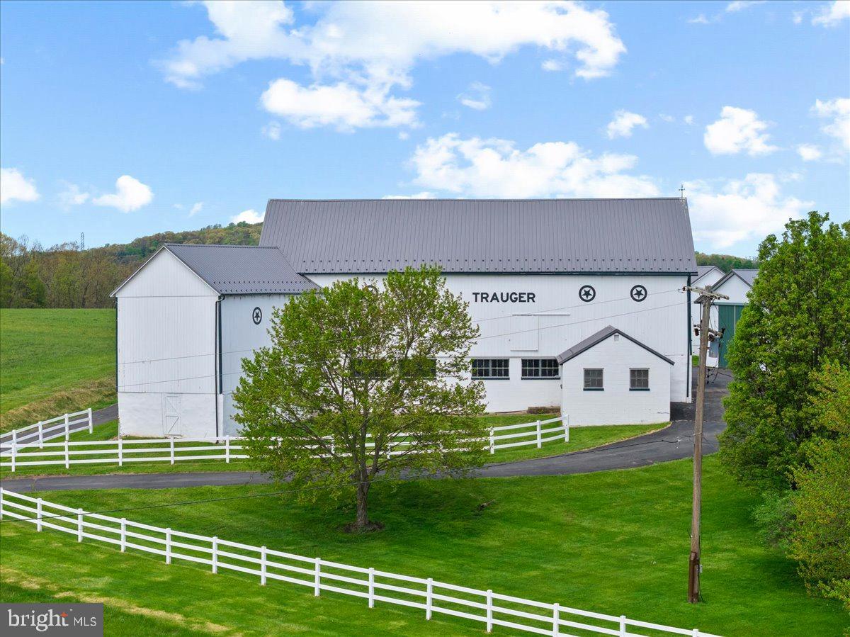 KINTNERSVILLE - Farm