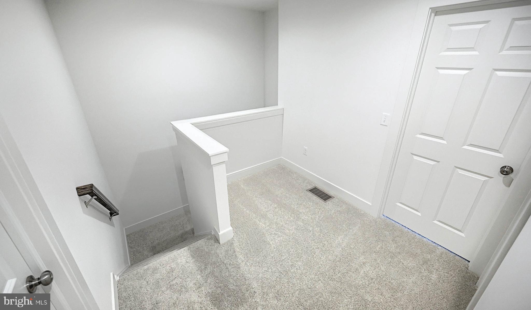 MADISON COURT - Residential