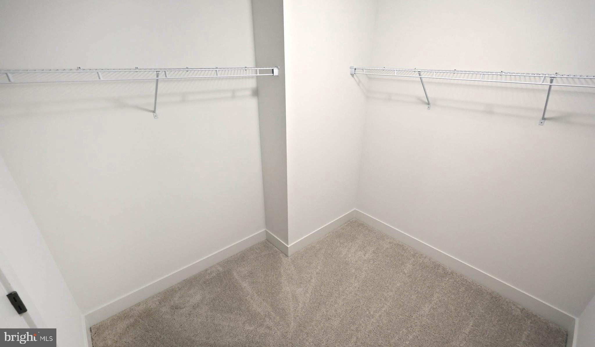 MADISON COURT - Residential