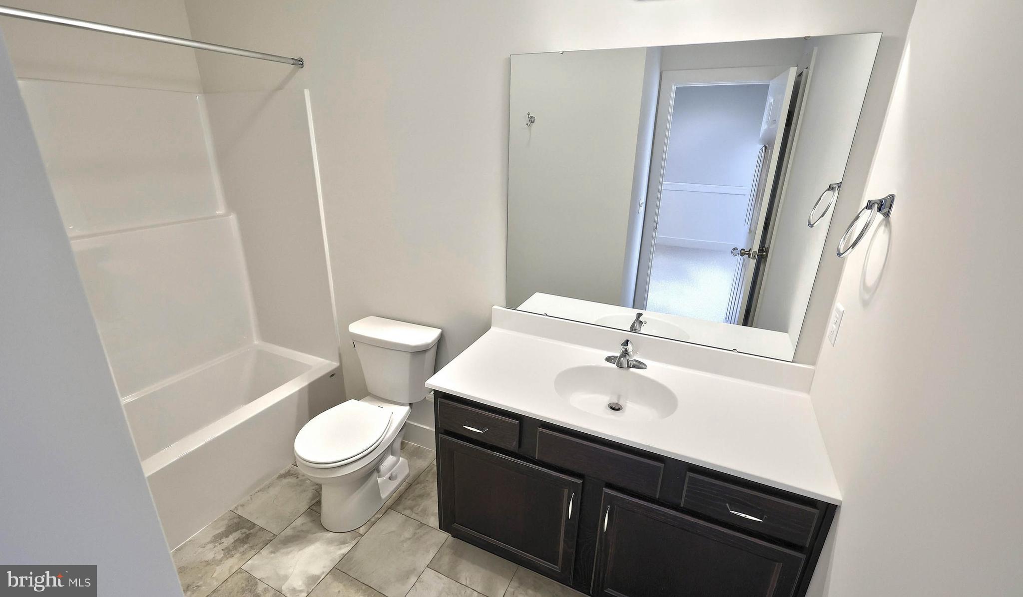 MADISON COURT - Residential