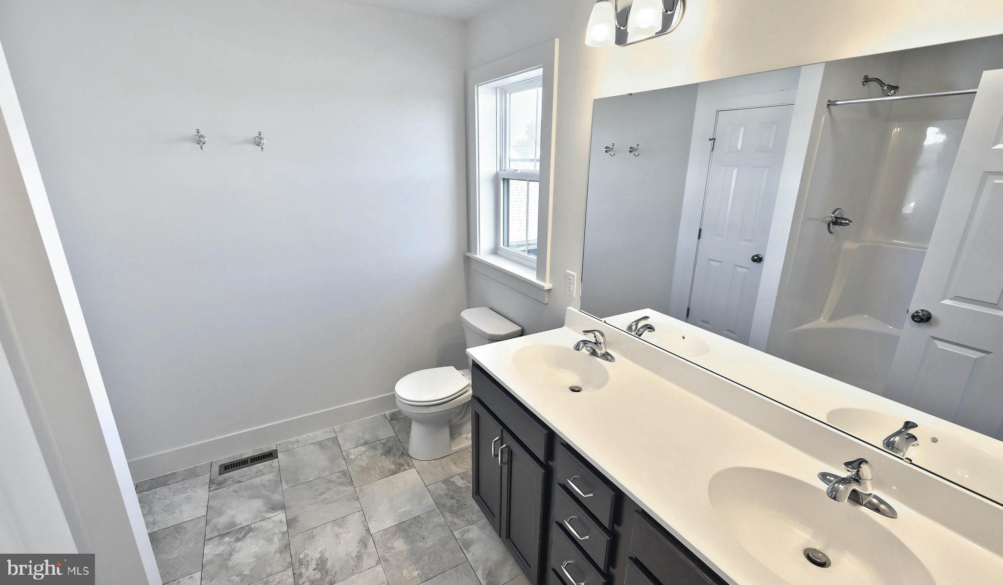 MADISON COURT - Residential