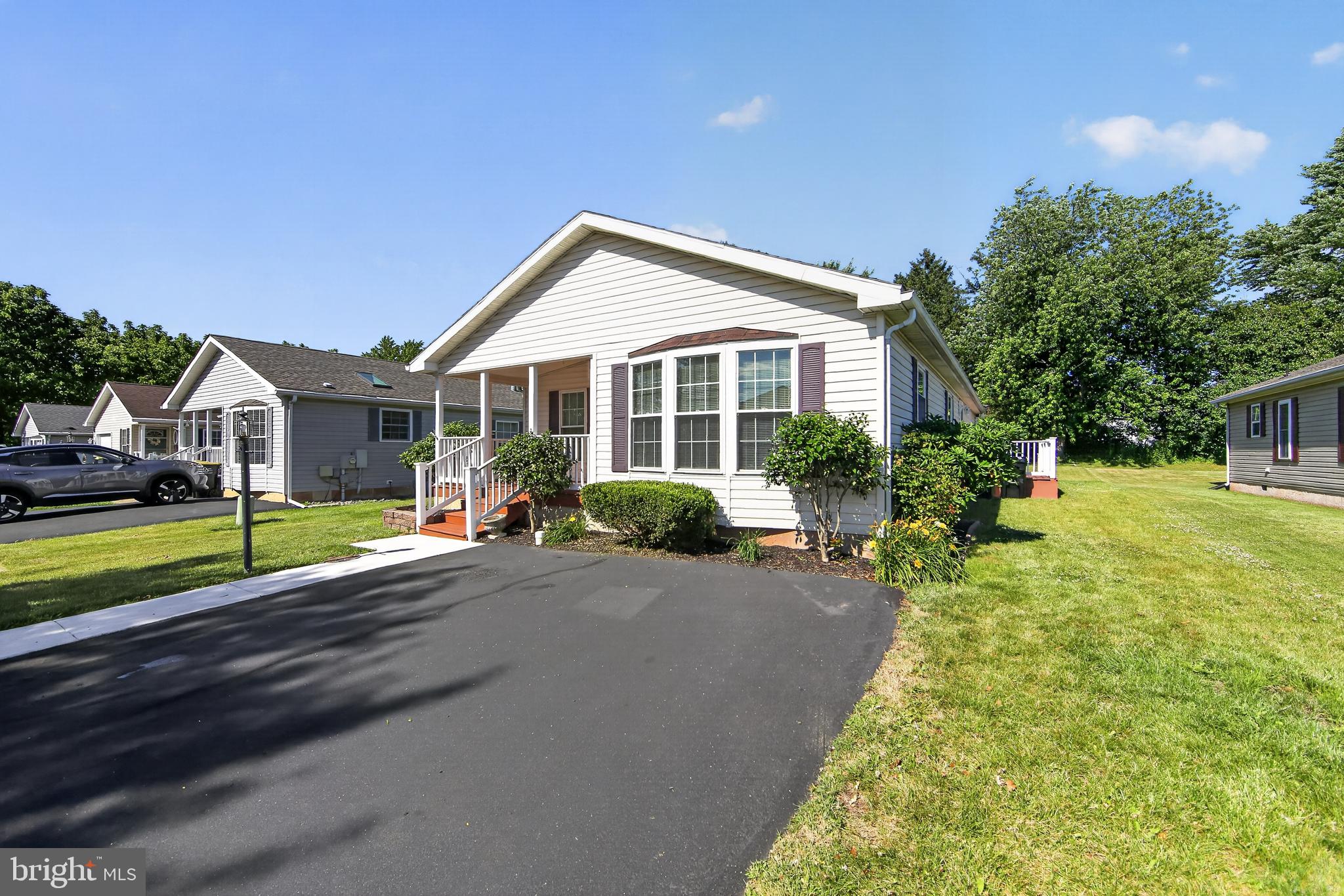 118 DYER COURT