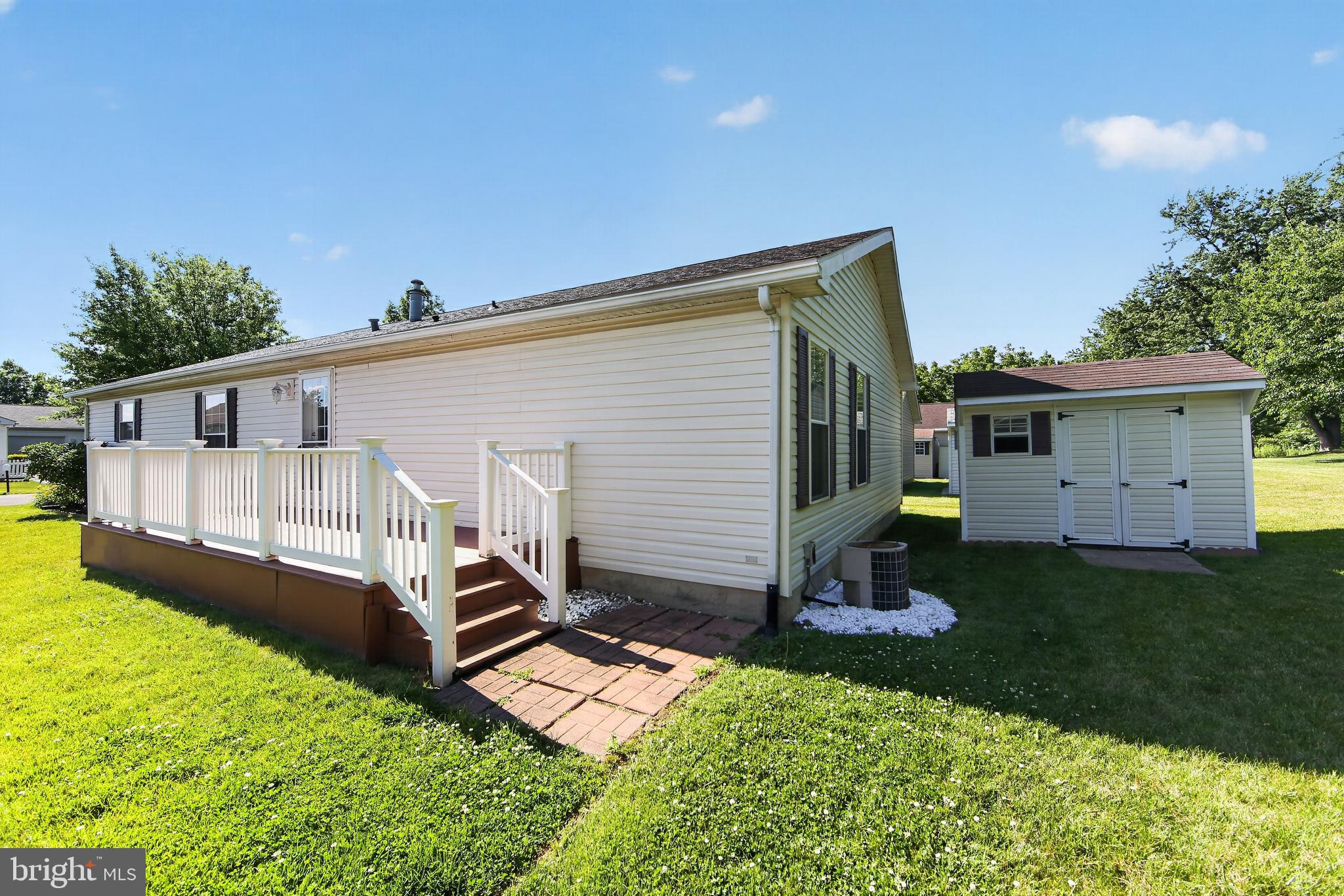 118 DYER COURT