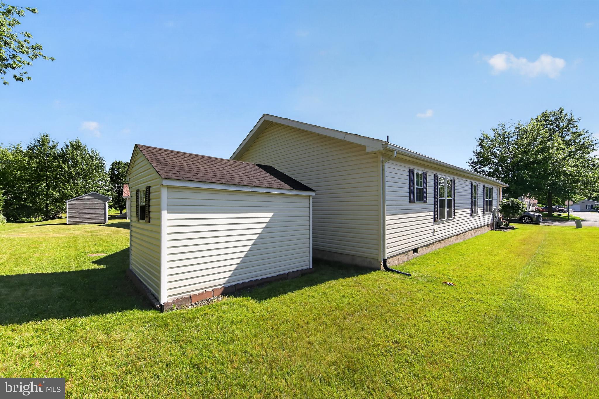 118 DYER COURT