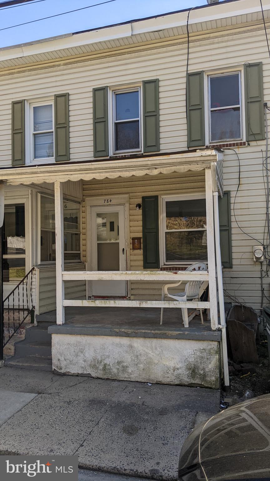 2 bedroom, 1 bath row home in Coatesville school district. First floor features living room, dining room & kitchen. Second floor has 2 bedrooms and full bath. Features hardwood floors, front porch and fenced in back yard.
Utilities/Services Included: water, sewer & trash removal.
Appliances Included: electric oven/range, refrigerator.
Heating/Hot Water: gas heat, electric hot water heater.
Pet accepted on a case by case basis, under 25 lbs, requires a $500 non refundable pet fee and an additional $35/month/pet.
For more information, application requirements and our current list of available rentals - check our website.