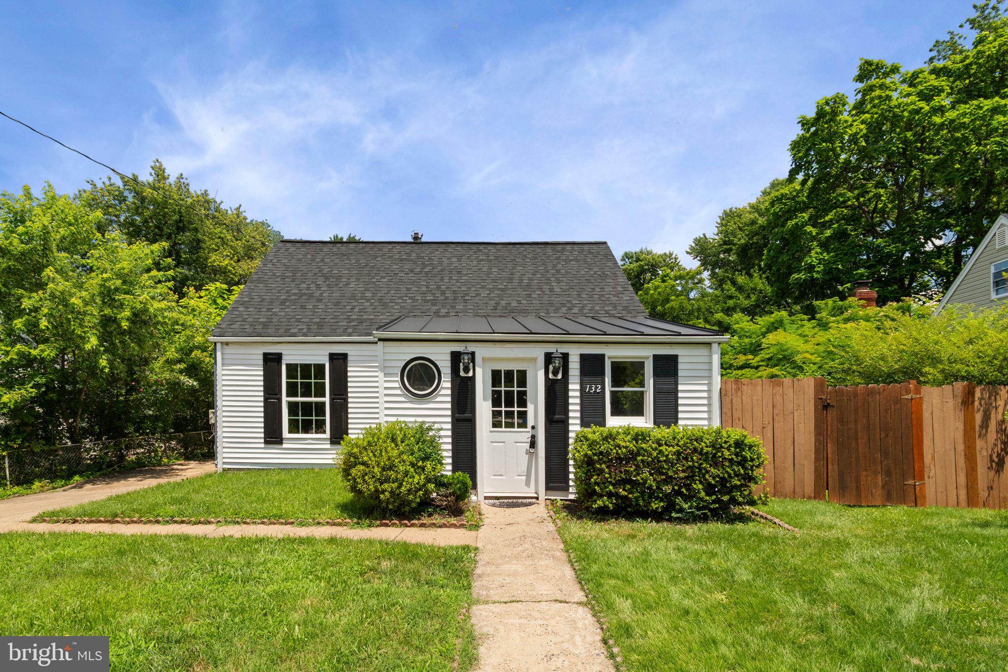 132 EVANS STREET