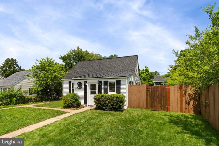 Charming single-family residence for sale, boasting four bedrooms and one full bathroom. Numerous upgrades throughout. Freshly painted, hardwood flooring on the main and top floor. Large backyard is fully fenced for privacy and features an extra-large gazebo for entertaining. Great location near restaurants and shopping.