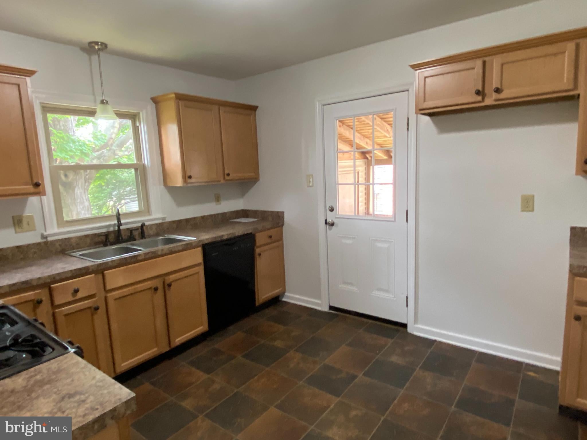 302 PINEHURST ROAD