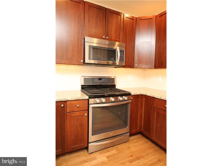 NAVAL SQUARE - Residential