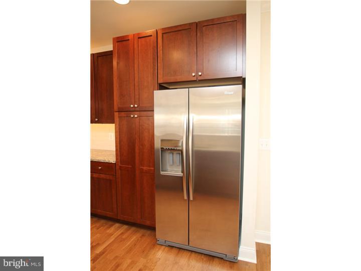 NAVAL SQUARE - Residential