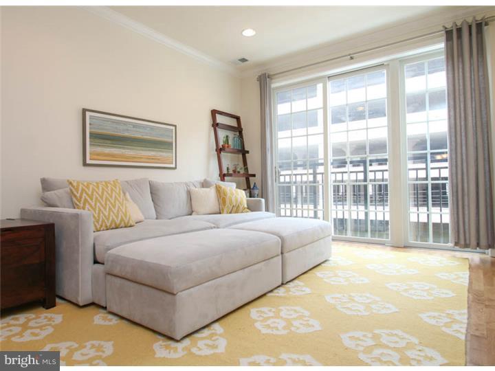 NAVAL SQUARE - Residential