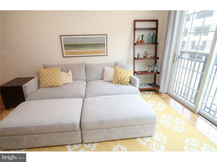 NAVAL SQUARE - Residential