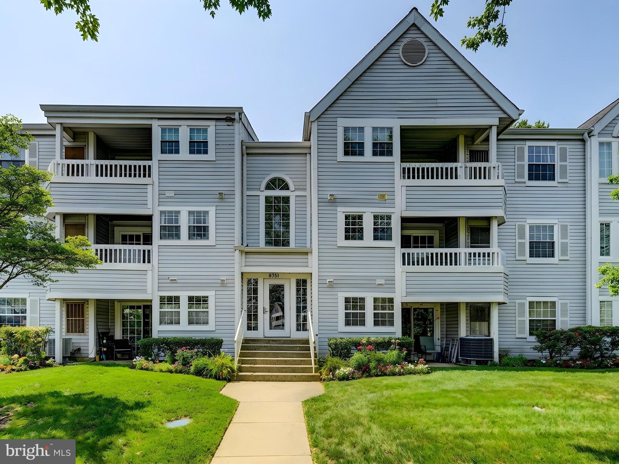 VILLAGE OF MONTGOMERY RUN - Residential