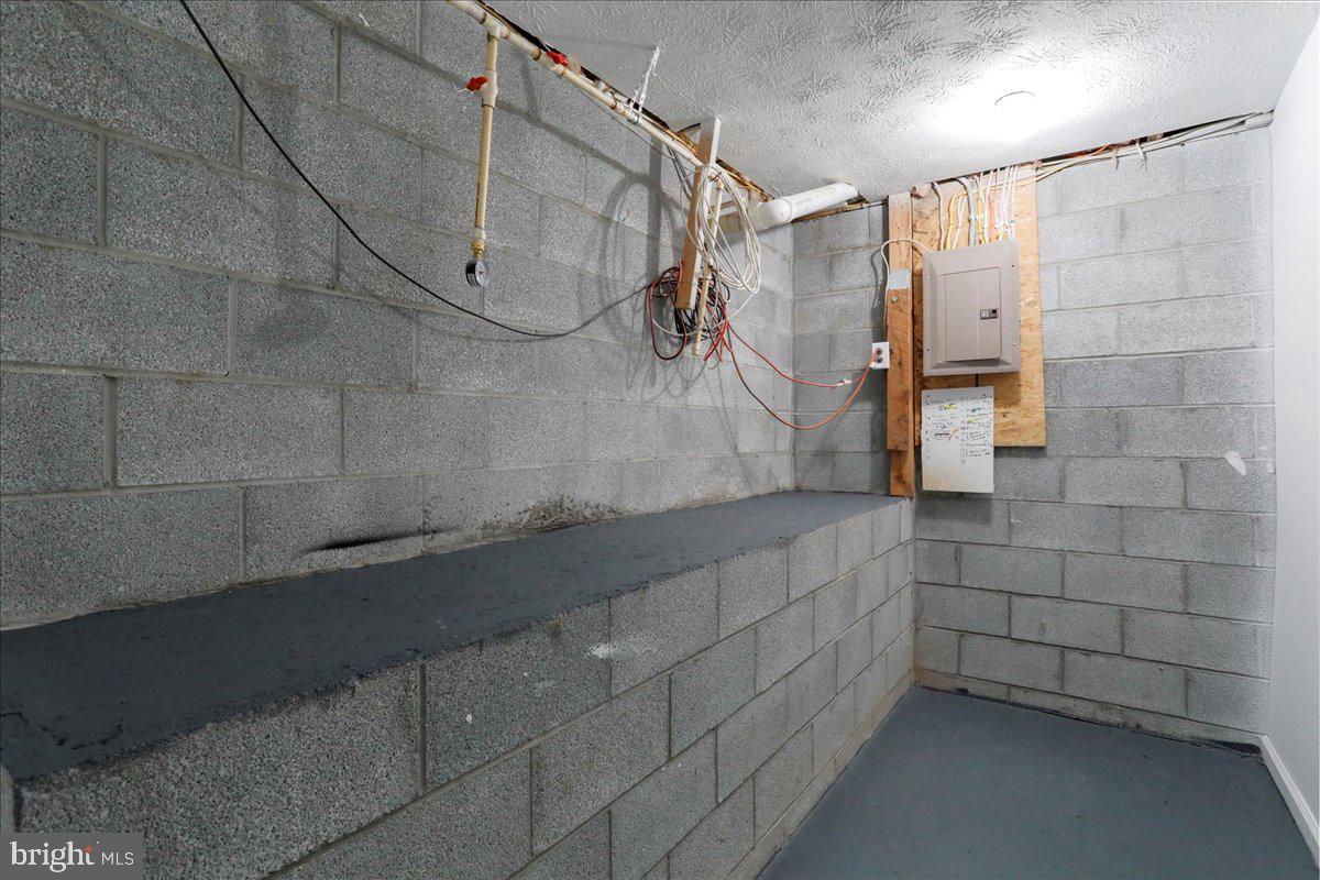 OWL HOLLOW CABINS - Residential