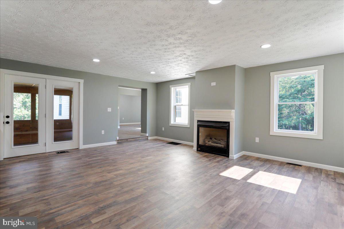 OWL HOLLOW CABINS - Residential