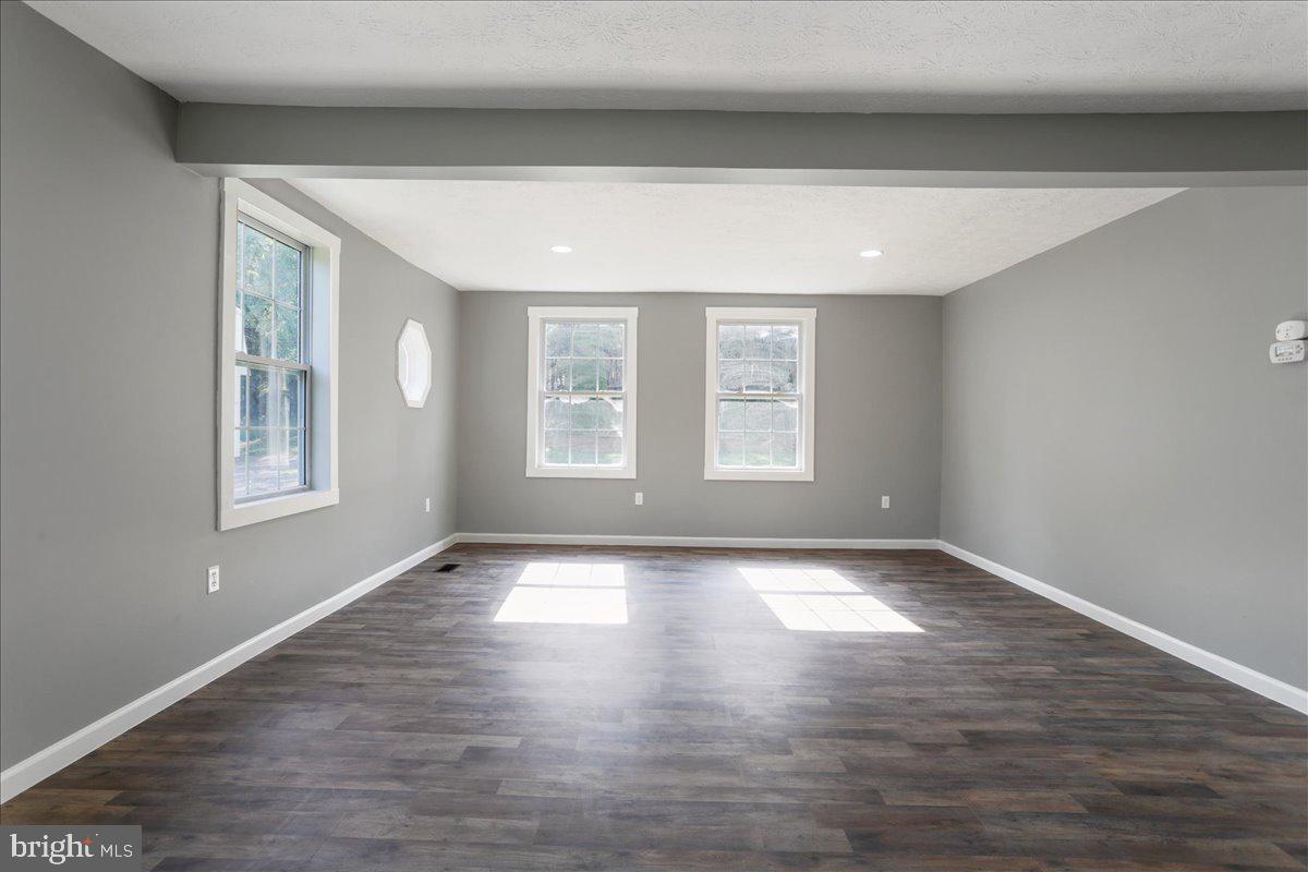 OWL HOLLOW CABINS - Residential