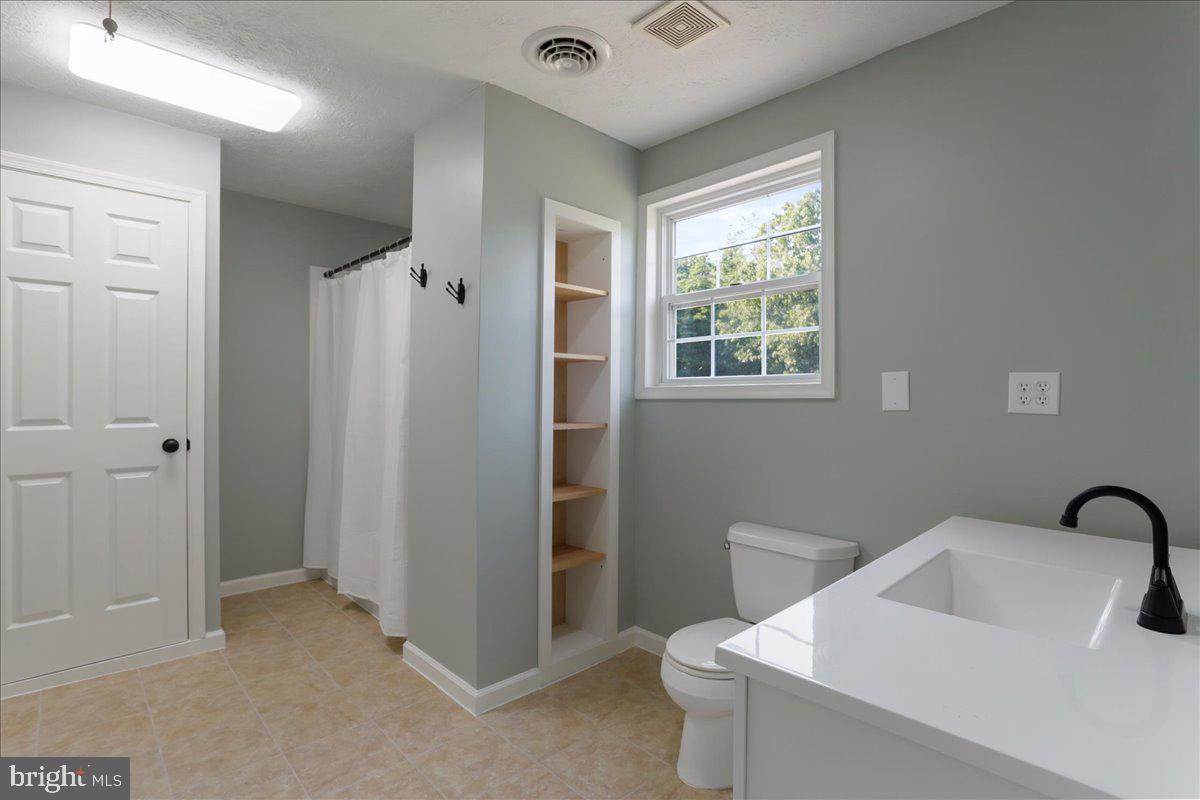 OWL HOLLOW CABINS - Residential