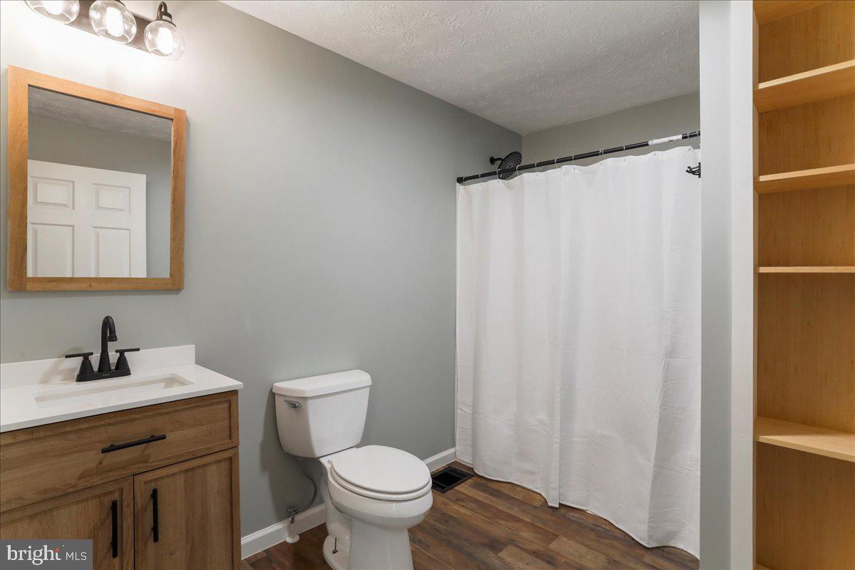 OWL HOLLOW CABINS - Residential