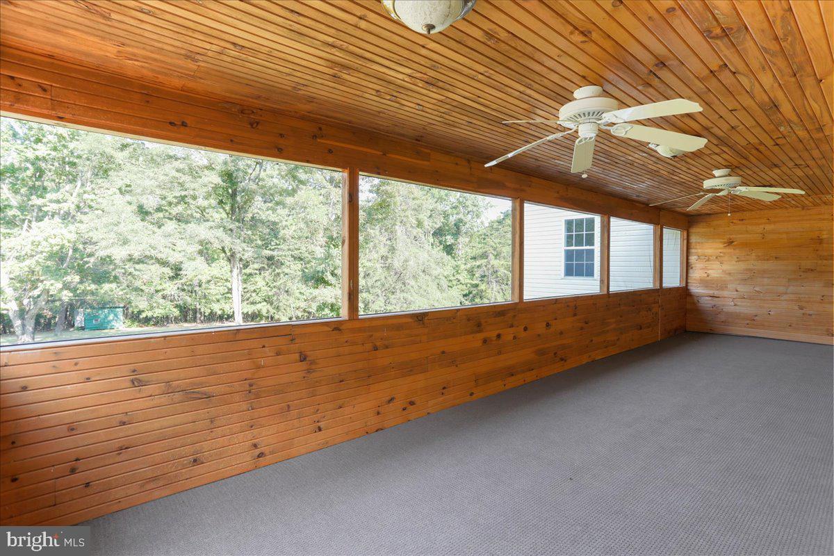 OWL HOLLOW CABINS - Residential