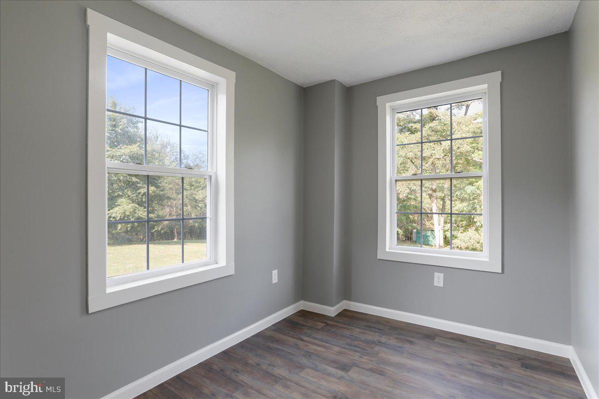 OWL HOLLOW CABINS - Residential