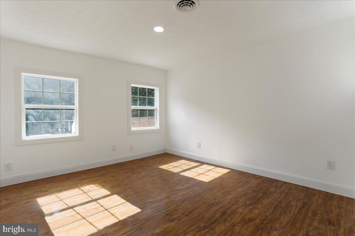 OWL HOLLOW CABINS - Residential