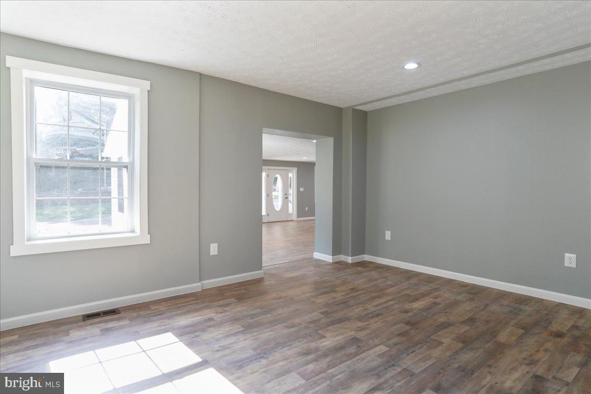 OWL HOLLOW CABINS - Residential