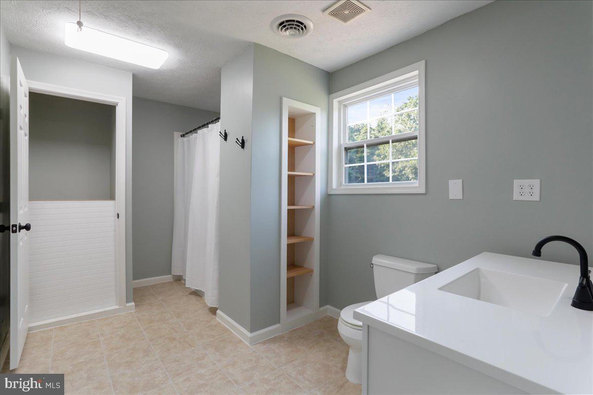 OWL HOLLOW CABINS - Residential