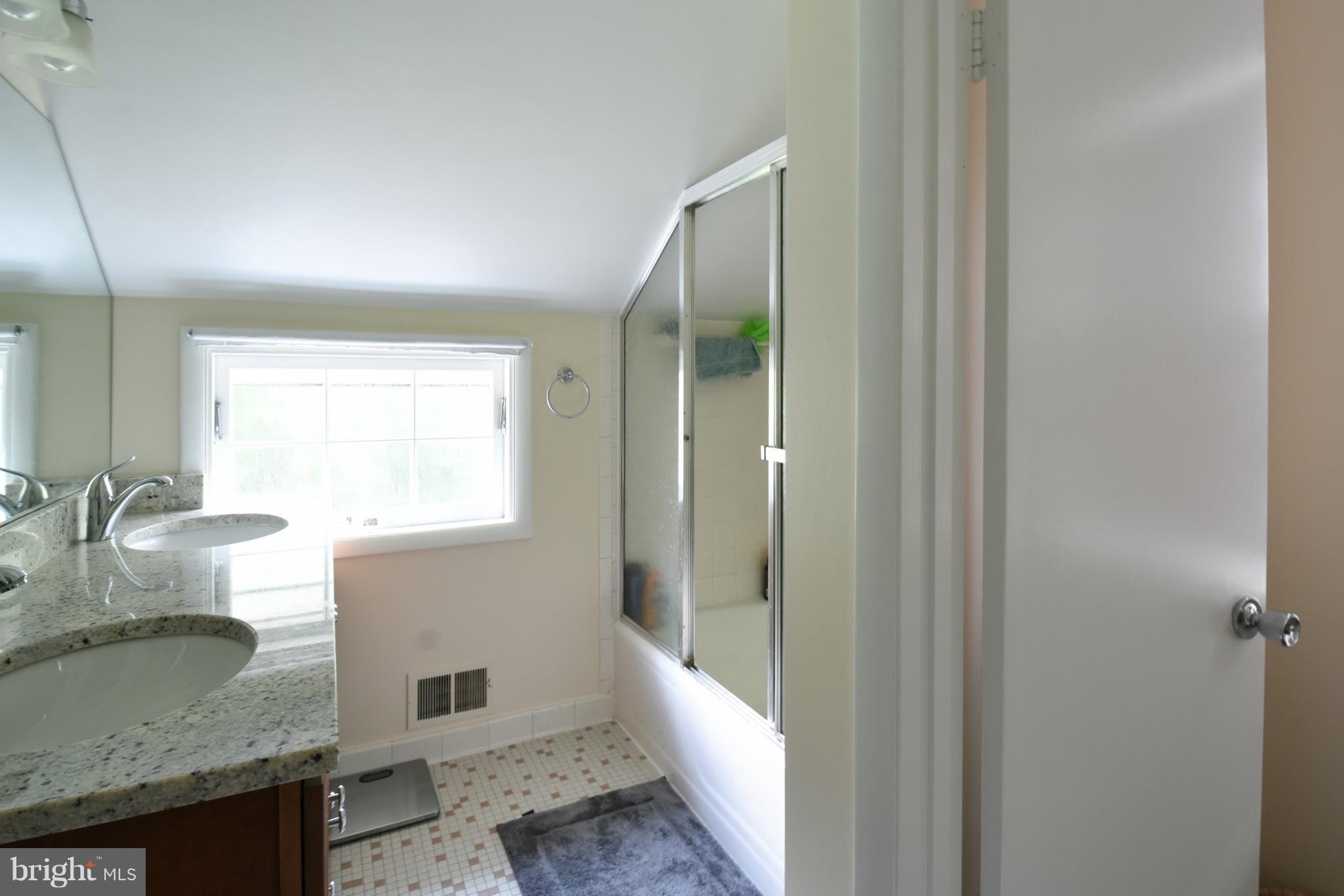 HOLLINDALE - Residential