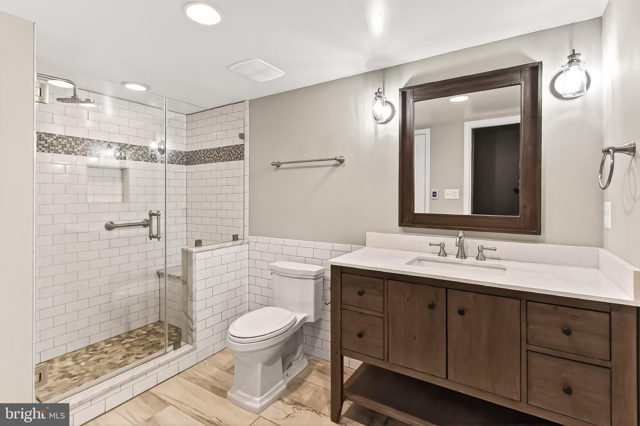 VANTAGE POINTE - Residential