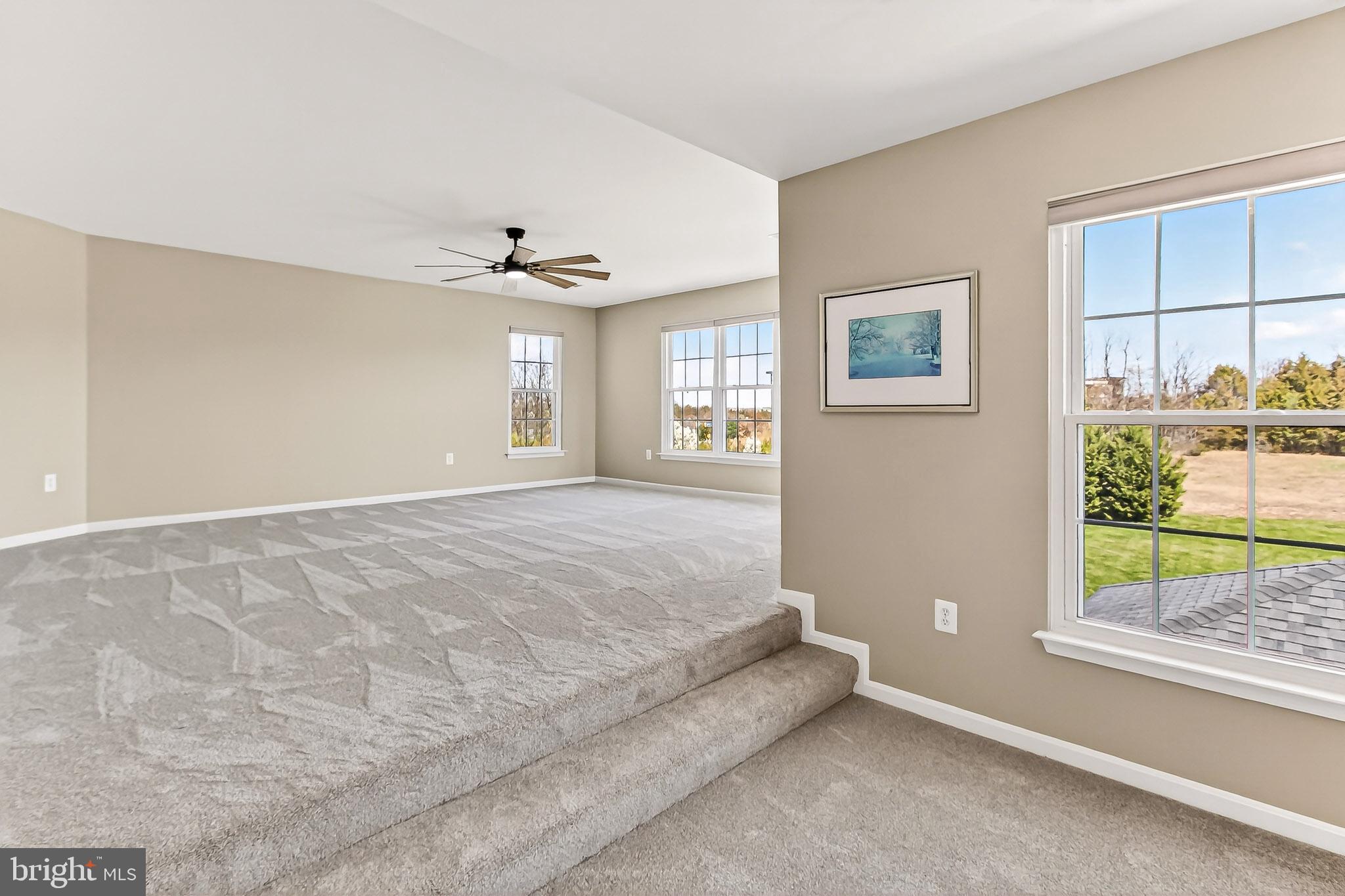 VANTAGE POINTE - Residential