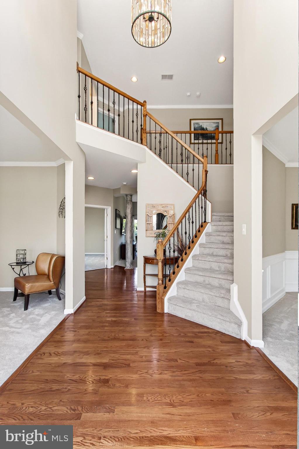 VANTAGE POINTE - Residential