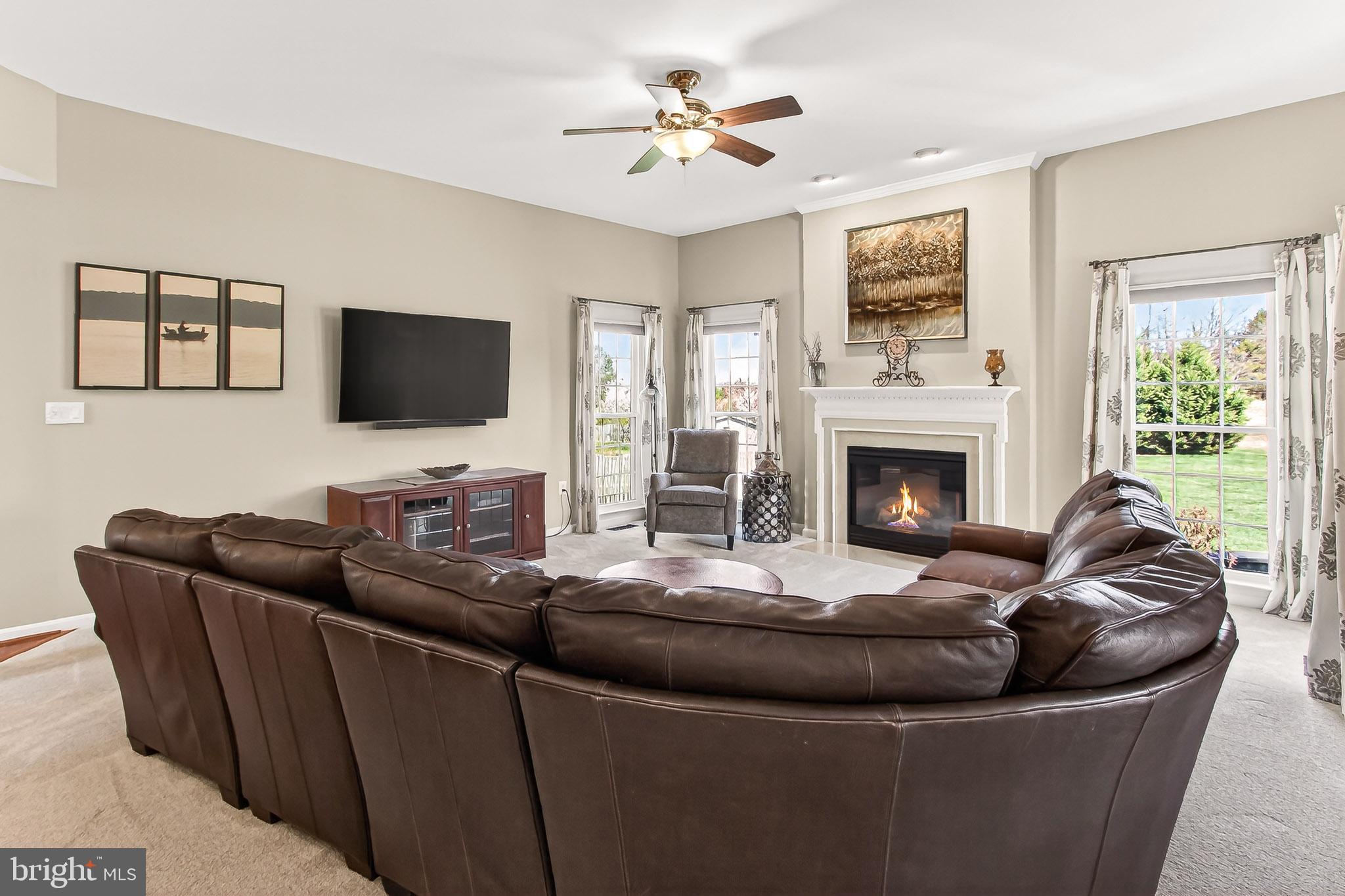 VANTAGE POINTE - Residential