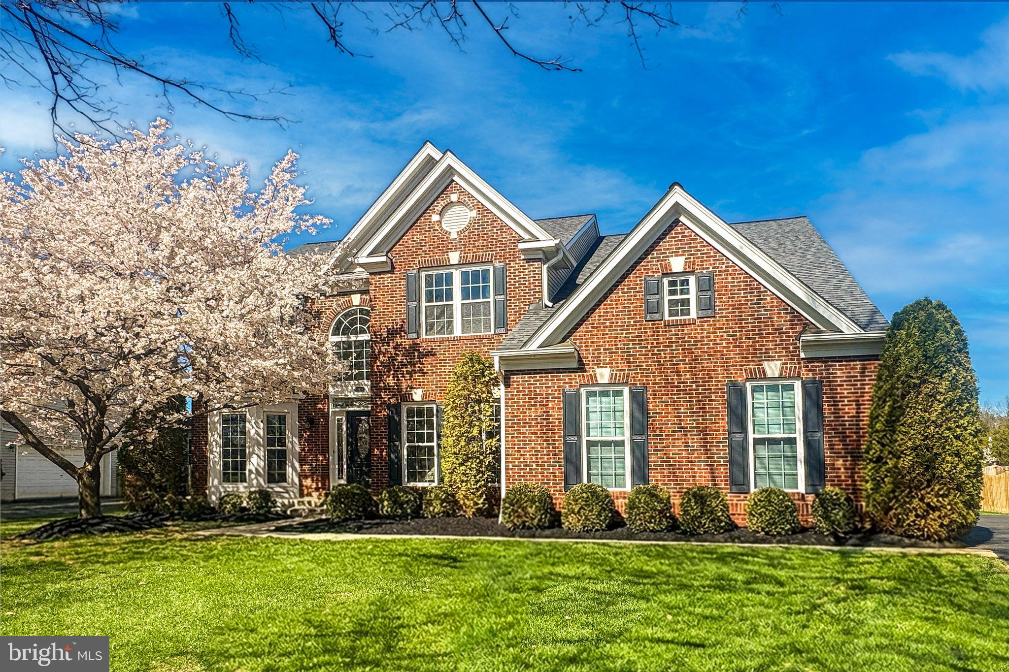 VANTAGE POINTE - Residential