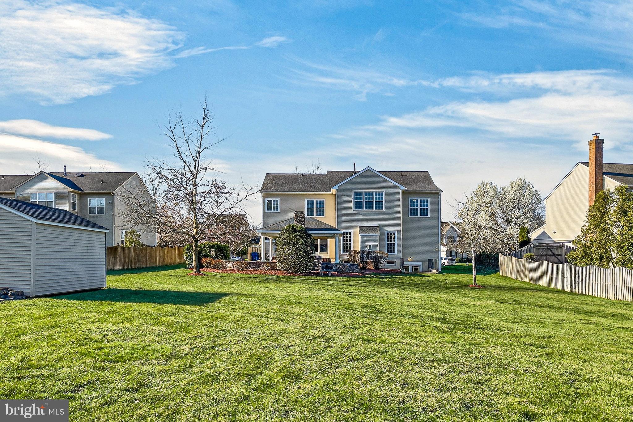 VANTAGE POINTE - Residential