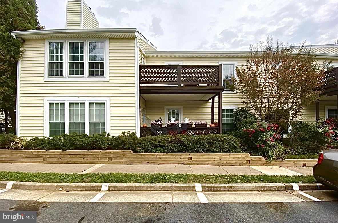 THE OAKTON - Residential Lease