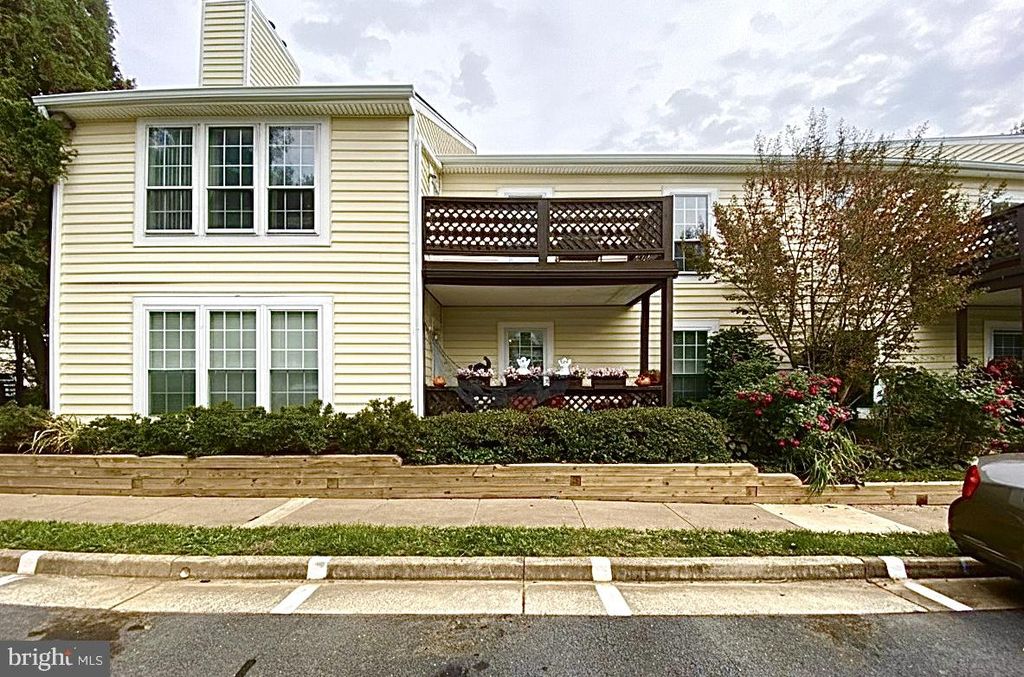 Photo of 9919 Oakton Terrace Road, OAKTON, VA 22124 (MLS # VAFX2276400)