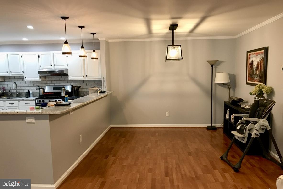 THE OAKTON - Residential Lease