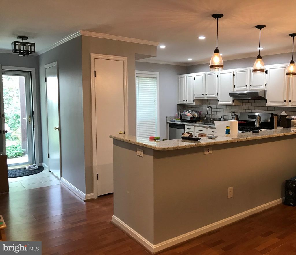 Photo of 9919 Oakton Terrace Road, OAKTON, VA 22124 (MLS # VAFX2276400)